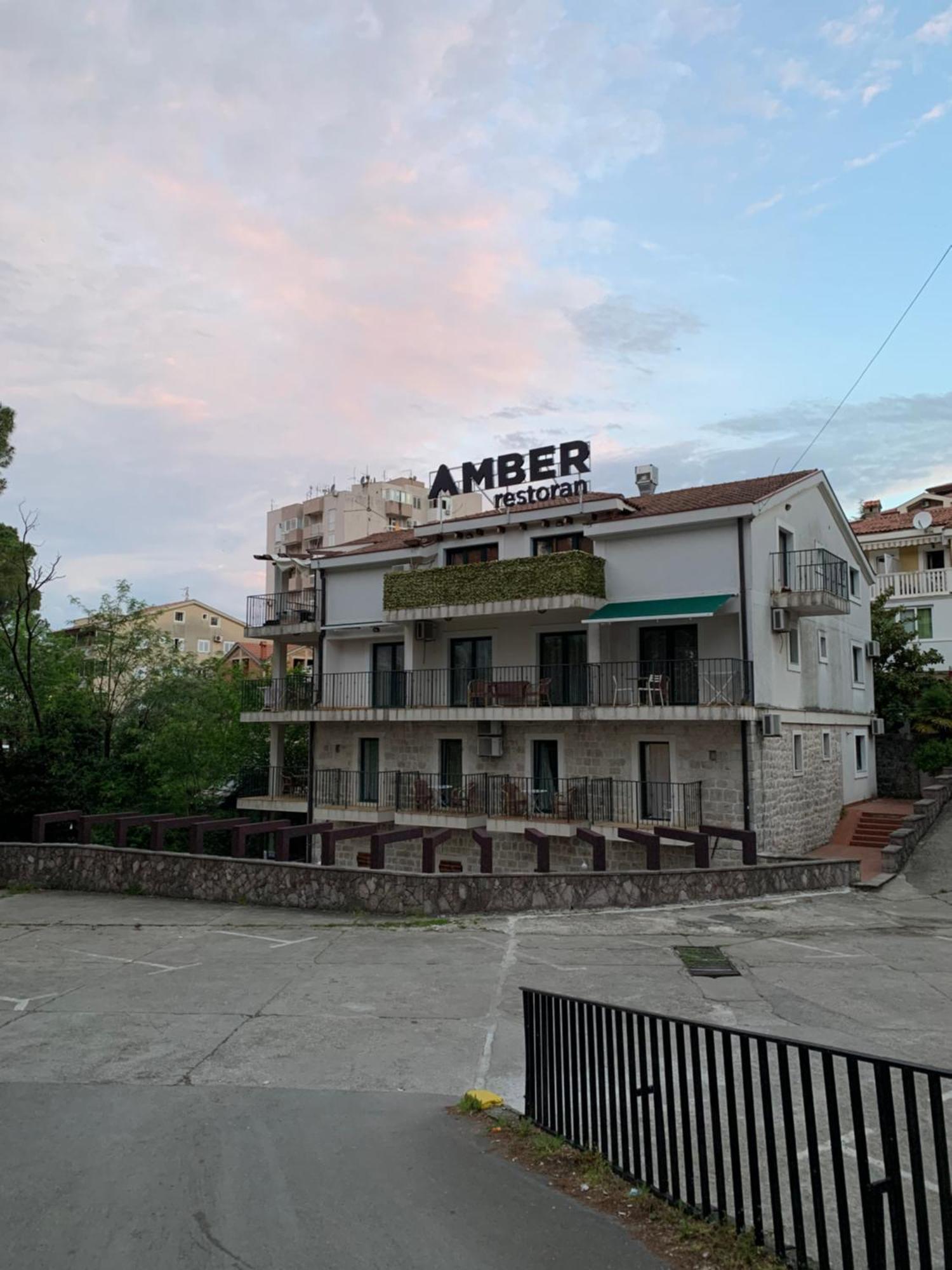 Amber House Apartment